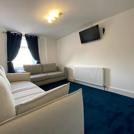 Aquarius Apartment - Sea View - Sleeps Seven Blackpool Ngoại thất bức ảnh