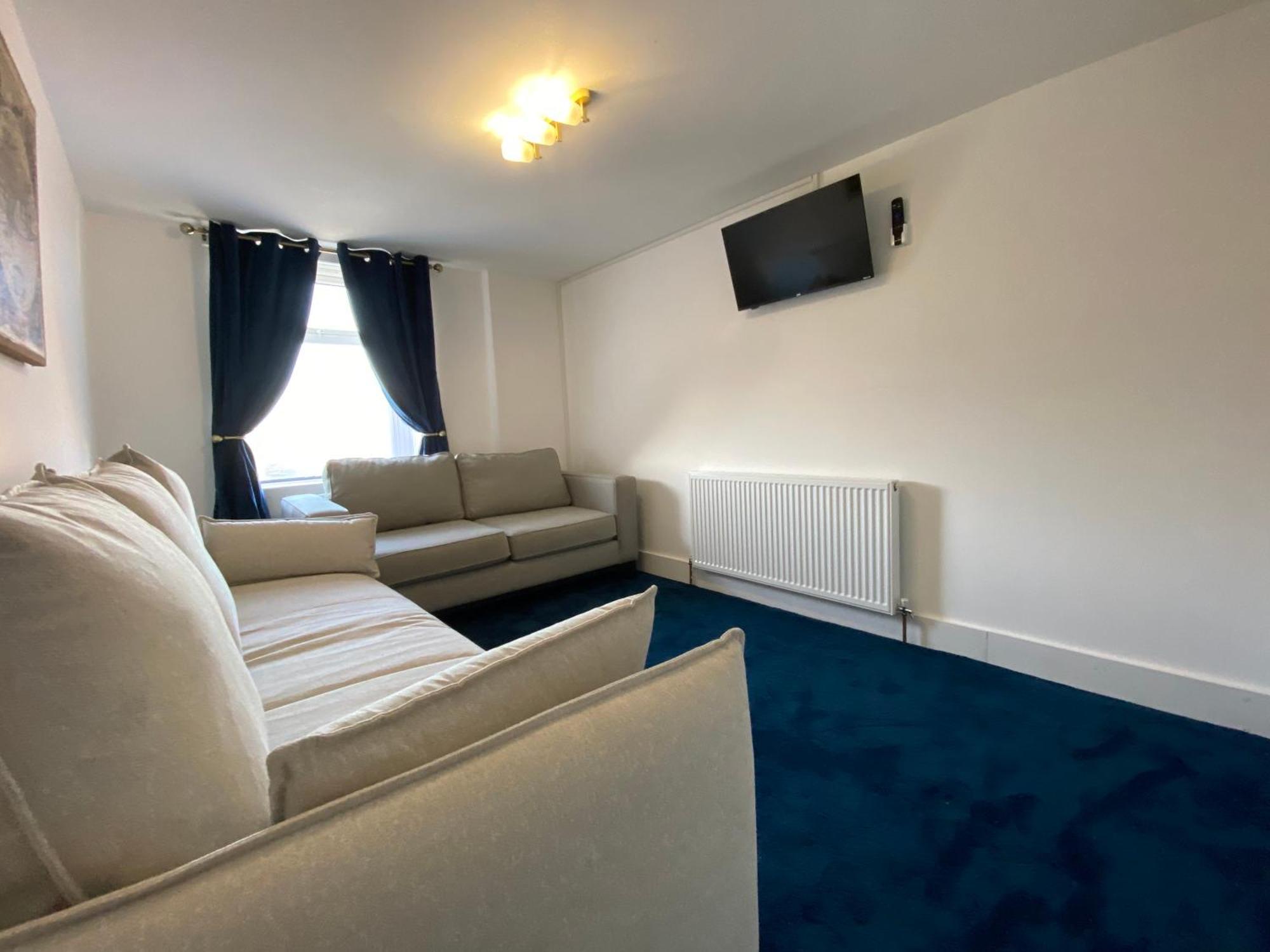 Aquarius Apartment - Sea View - Sleeps Seven Blackpool Ngoại thất bức ảnh
